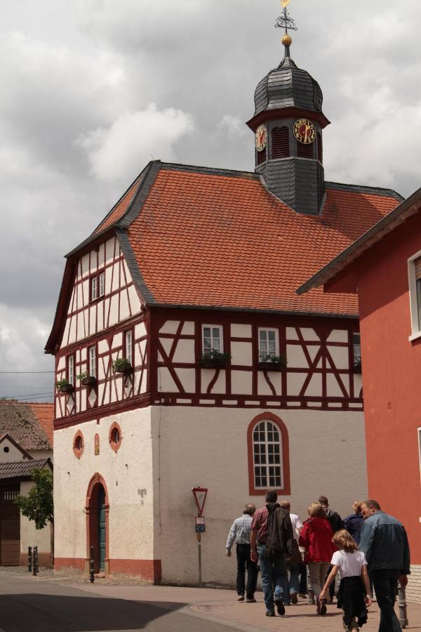 Bio-Weingut, Gaestehaus Und Kraeuterhof Flomborn Eksteriør billede